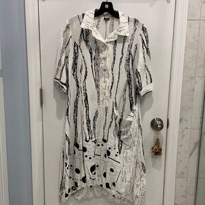 Shana White Black Abstract Relaxed Shirt Dress Artsy Lagenlook Bubble Hem XS